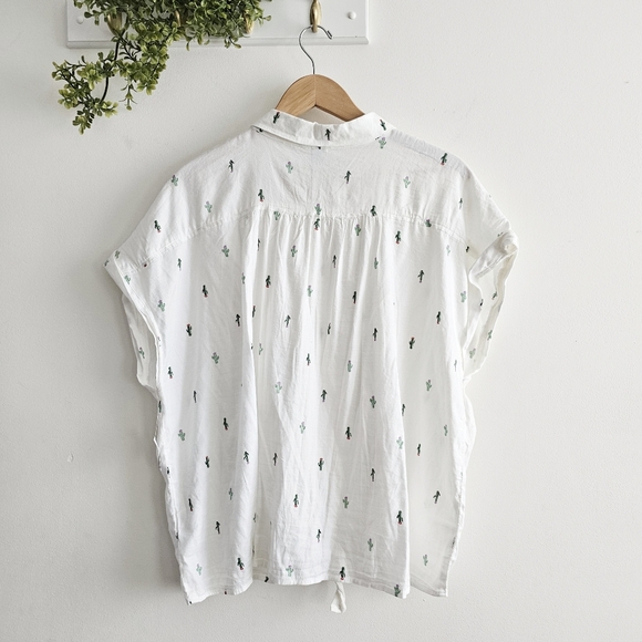 🌵 Old Navy Cactus Print Tie Hem Shirt Womens XXL White Button Front NWT - Picture 8 of 12